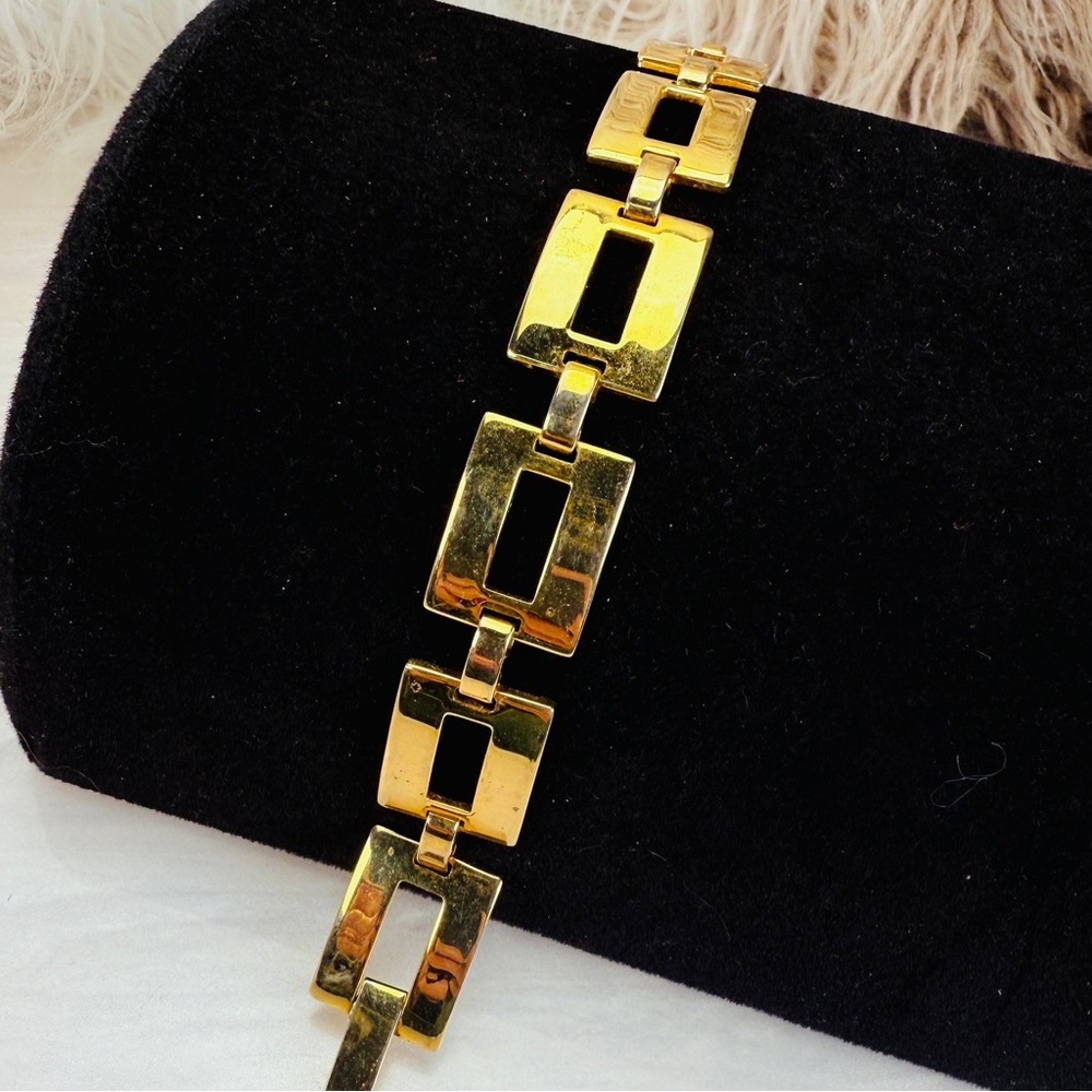 Vintage Goldtone rectangle square chain link Bracelet - Picture 7 of 8